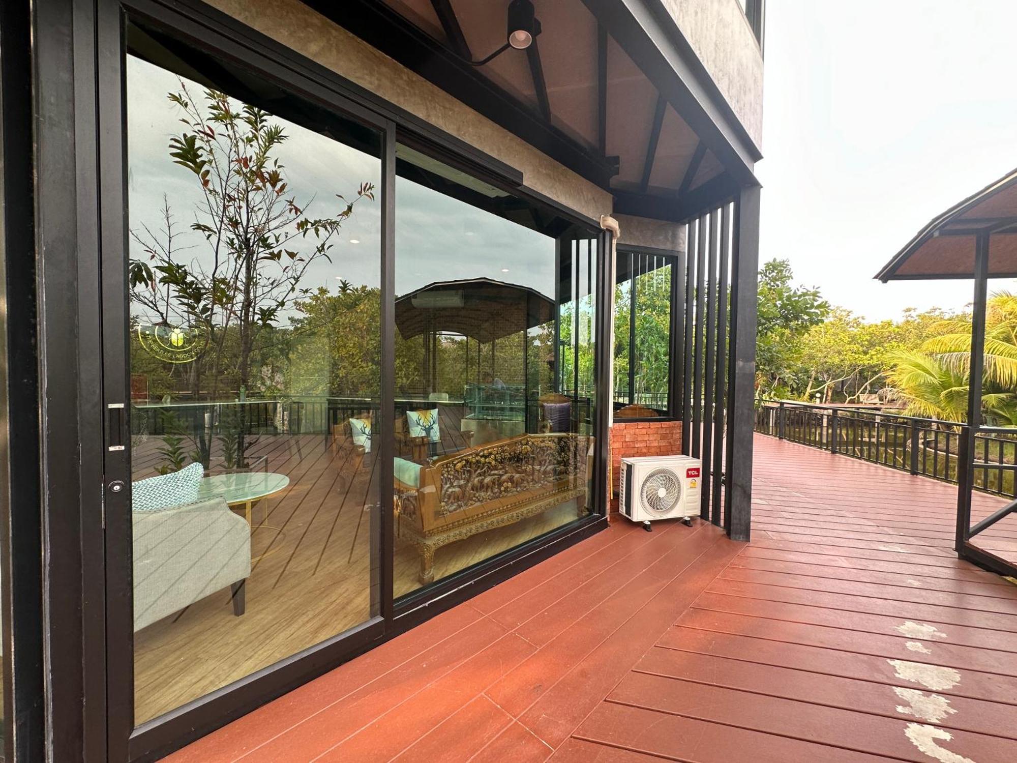 The Beatles Lagoon Chalong Exterior foto